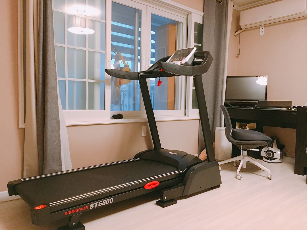 Folding Treadmill ST6800